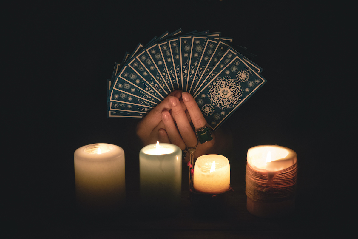 scrying and reading cards